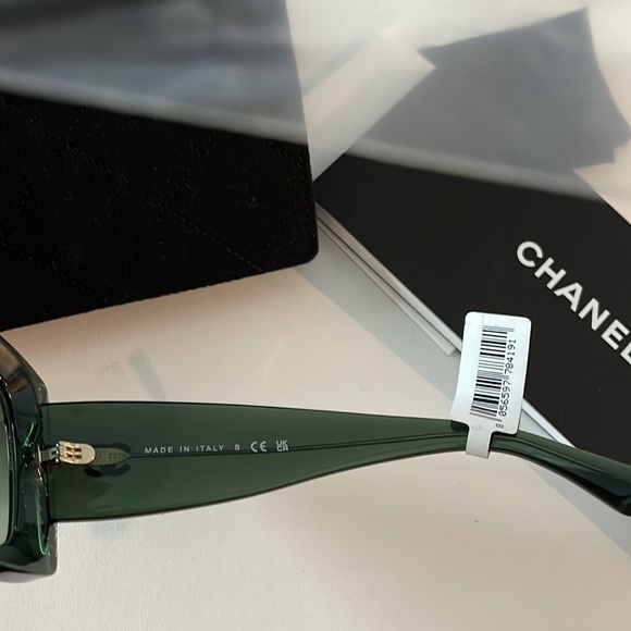 Brand new green Chanel sunglasses. - Picture 7 of 10